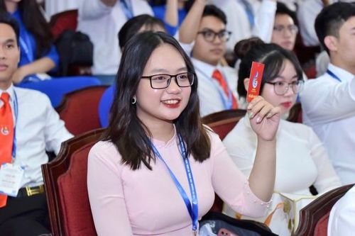 Phó Chủ tịch Hội Sinh viên UEB: 'Cố gắng, nỗ lực và tỏa sáng theo cách riêng'