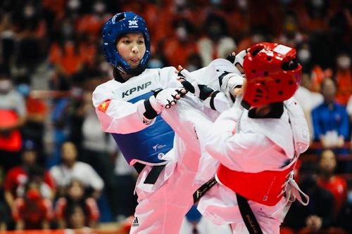 Võ sĩ taekwondo Trương Thị Kim Tuyền đã đi Italy