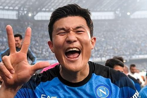 Man United sắp có Kim Min Jae, đổi Maguire lấy sao của Chelsea