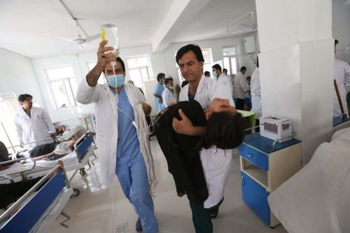 Nữ sinh Afghanistan nhập viện vì bị đầu độc