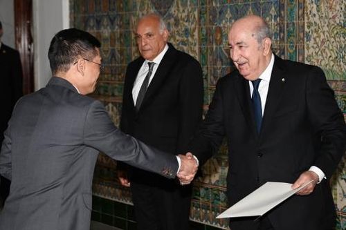 Đại sứ Trần Quốc Khánh trình Thư ủy nhiệm lên Tổng thống Algeria Abdelmadjid Tebboune