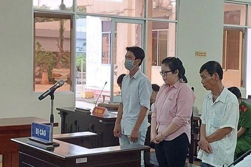 Nhờ người giả chữ ký của chồng để lừa đảo