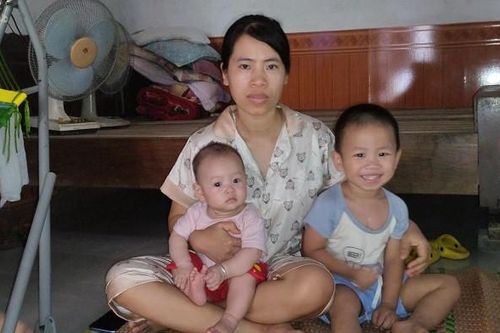 Mẹ tuyệt vọng khi cả hai con đều mắc bệnh tim, không tiền phẫu thuật