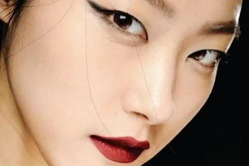 Người lòng dạ hẹp hòi mở miệng thường nói 3 câu, dù giàu có mấy cũng đừng kết thân