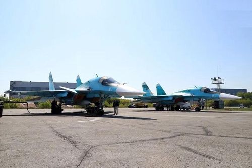 Không quân Nga tiếp nhận lô máy bay ném bom Su-34M mới