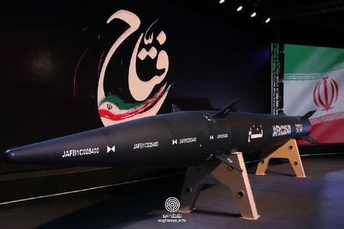 Iran chính thức ra mắt tên lửa siêu thanh 'Fattah' đạt vận tốc 15 Mach