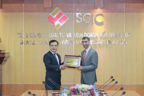 Quốc vụ khanh phụ trách Thương mại quốc tế, Bộ Ngoại thương UAE đến thăm và làm việc với SCIC