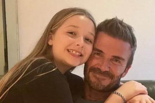 Cách thể hiện tình cảm của David Beckham với con gái 12 tuổi liệu còn phù hợp?
