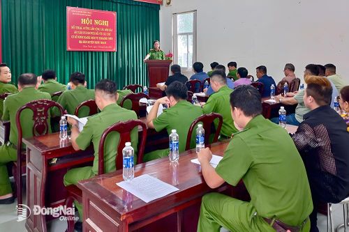 Công an huyện Nhơn Trạch đối thoại với hơn 30 chủ quán karaoke về công tác phòng cháy