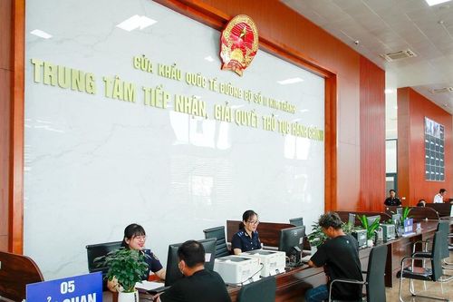 Trung tâm Tiếp nhận, giải quyết thủ tục hành chính tại Cửa khẩu Kim Thành được đưa vào sử dụng