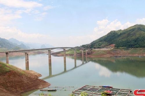 Quỳnh Nhai chủ động bảo vệ lồng cá mùa nước cạn