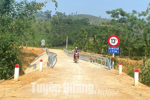 Cầu Treo đồng lòng vượt khó