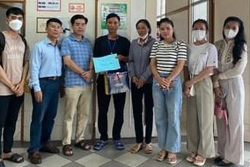 Hỗ trợ 45 triệu đồng cho sinh viên bị đột quỵ trong giờ học