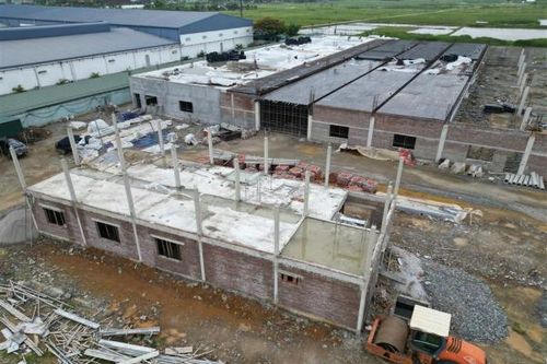 Chưa được giao đất vẫn ngang nhiên xây dựng nhà máy may