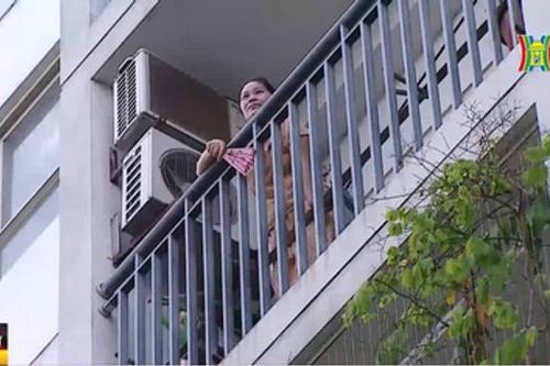 Người Hà Nội chật vật vì mất điện