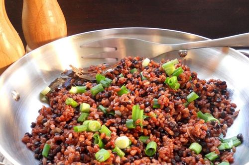 Ăn thực dưỡng tự điều trị, người phụ nữ để khối u môi phát triển hơn 20cm
