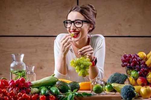Ăn uống không đúng cách có thể gây khó tiêu