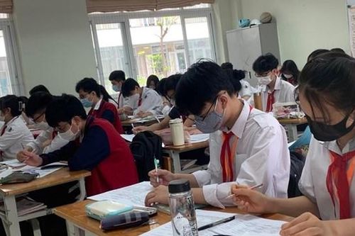Mắc bệnh dạ dày do áp lực thi cử