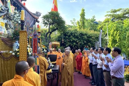 BẢN TIN MẶT TRẬN: Tưởng niệm 60 năm Bồ tát Thích Quảng Đức vị pháp thiêu thân (1963-2003)