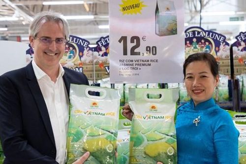 Hàng Việt xuất ngoại qua kênh bán lẻ