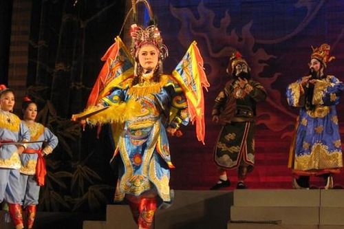Sân khấu truyền thống: 'Tre già' nhưng 'măng chưa mọc'