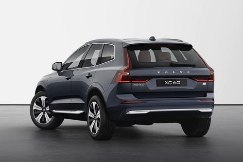 Xe sang đua ưu đãi để xả kho, giảm giá đến 600 triệu đồng
