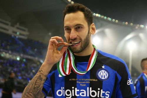 Hakan Calhanoglu: Chờ đợi lịch sử ở quê nhà