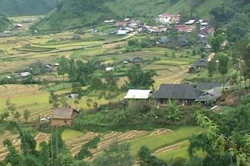 Mang yêu thương tới Tả Sìn Thàng
