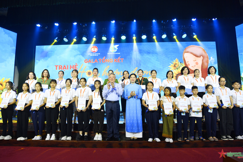 Gala tổng kết Trại hè Hoa hướng dương: Lan tỏa những tấm lòng yêu thương, nhân ái