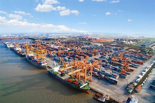Thiệt hại lớn khi tàu biển nằm chờ tại cảng vì mất điện