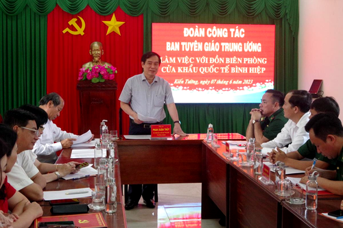 Đoàn công tác Ban Tuyên giáo Trung ương làm việc tại Đồn Biên phòng cửa khẩu quốc tế Bình Hiệp
