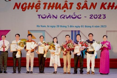 Sớm hoàn thiện chính sách đặc thù, để nghệ sĩ giữ nghề và sáng tạo