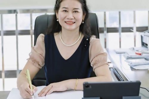 Cô giáo 30 năm truyền cảm hứng yêu văn học cho hàng ngàn học sinh