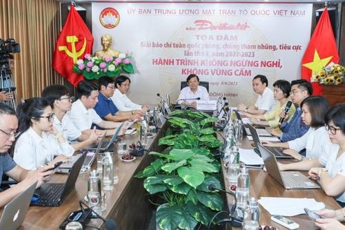 Hành trình không ngừng nghỉ, không vùng cấm...