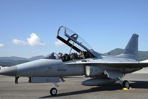 Hàn Quốc xuất xưởng chiến đấu cơ FA-50 đầu tiên sang Ba Lan
