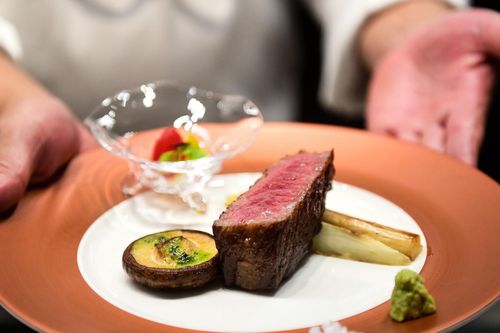 Ăn ở nhà hàng 1 sao Michelin tại Hà Nội: Giá từ 8,5 triệu đồng/người