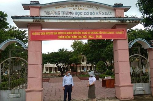 Nhiều tháng không đi làm, phó hiệu trưởng bị buộc thôi việc