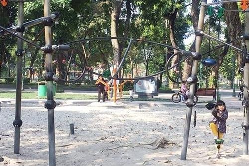 Bài toán sân chơi công cộng cho trẻ