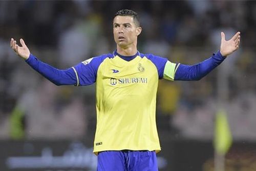 Ronaldo bị chê không thể tỏa sáng dù đá ở châu Á