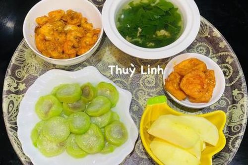 Cơm cữ thời 4.0 của mẹ 9x