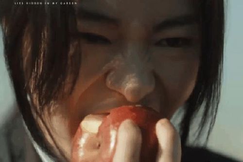 Loạt biểu cảm ấn tượng của Lim Ji Yeon trong phim mới đóng cùng Kim Tae Hee