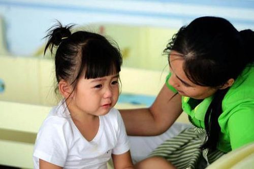 5 'phép lịch sự' phổ biến nhưng hại nhiều hơn lợi, cha mẹ đừng ép con làm