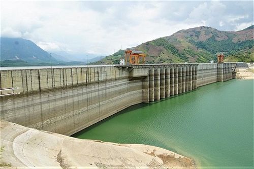 Người dân cần hiểu thêm về thủy điện, hệ thống điện để sẻ chia với khó khăn của ngành điện