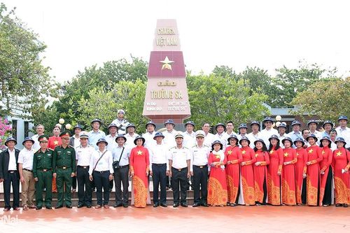 Bài 2: Xây chí thép giữ chủ quyền biển đảo