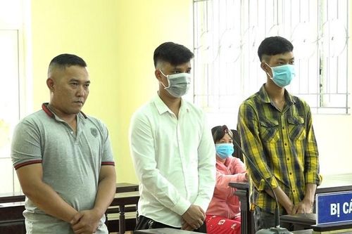 Nhóm cho vay bắt giữ con nợ để uy hiếp lãnh án hơn 8 năm tù