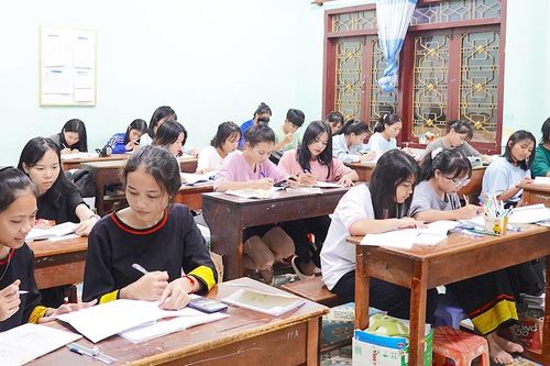 Ôn thi tốt nghiệp THPT: Bí quyết từ các thủ khoa