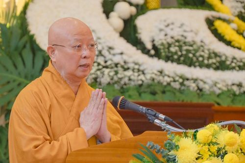 Hòa thượng Thích Lệ Trang cung tuyên tiểu sử Bồ-tát Thích Quảng Đức