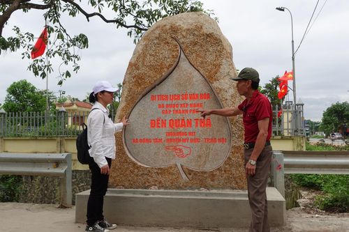 Đi trên cánh đồng di sản