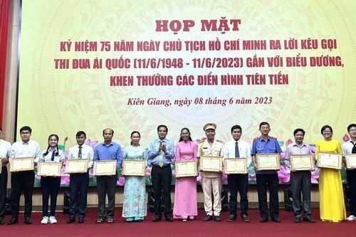 Kiên Giang: Biểu dương, khen thưởng các điển hình tiên tiến năm 2023