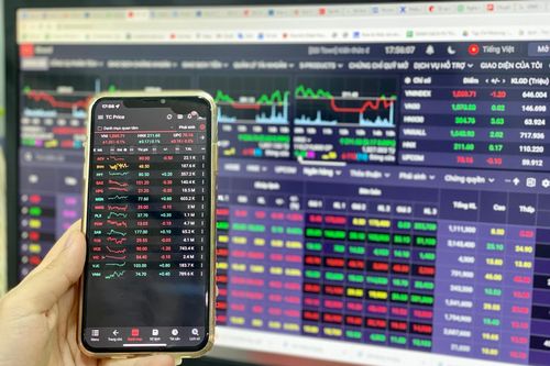 VCB chạm mốc 100.000 đồng/CP trong phiên VN-Index giảm điểm